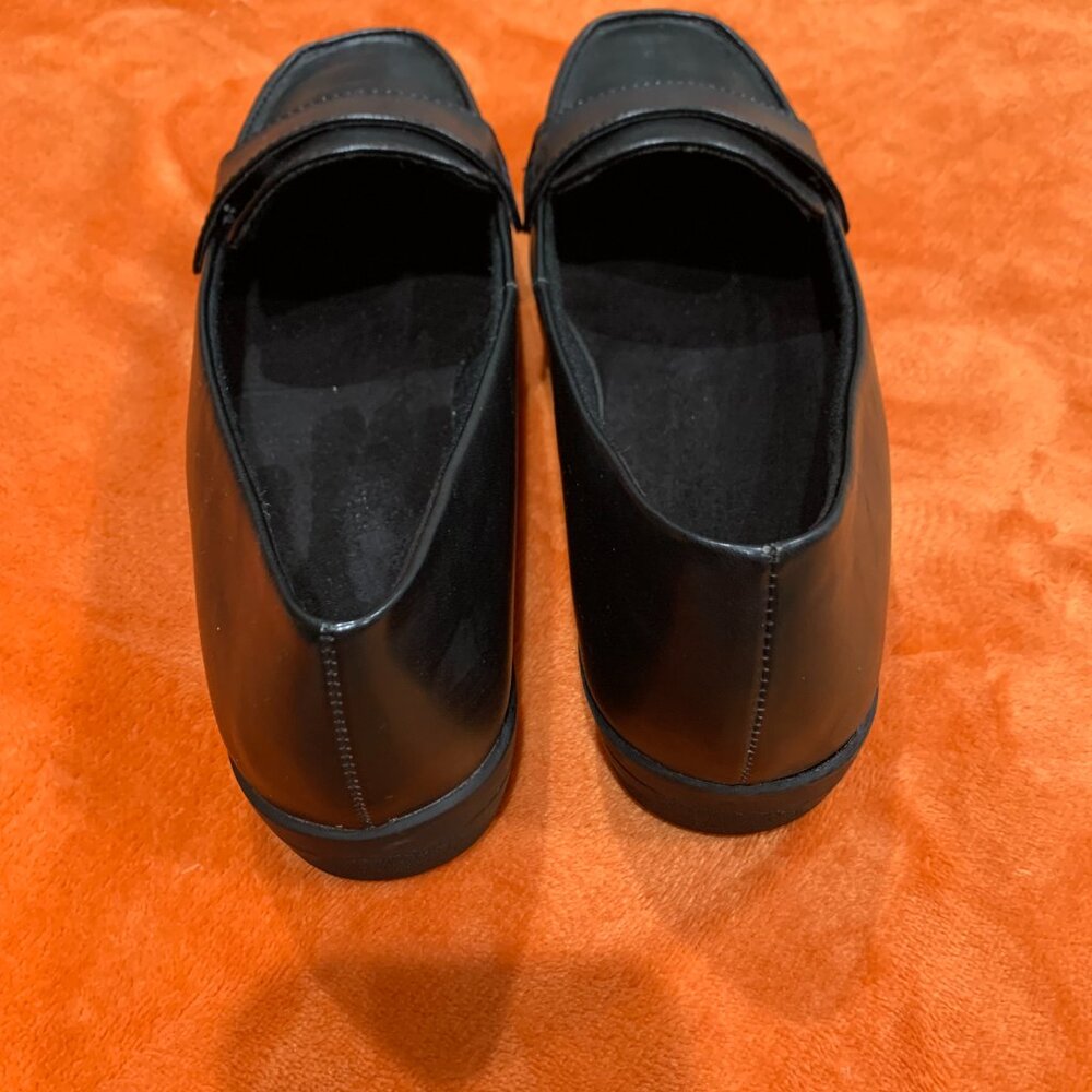 Women's Black Leather Loafers, Size 9.5W (NEW) - Picture 4 of 6